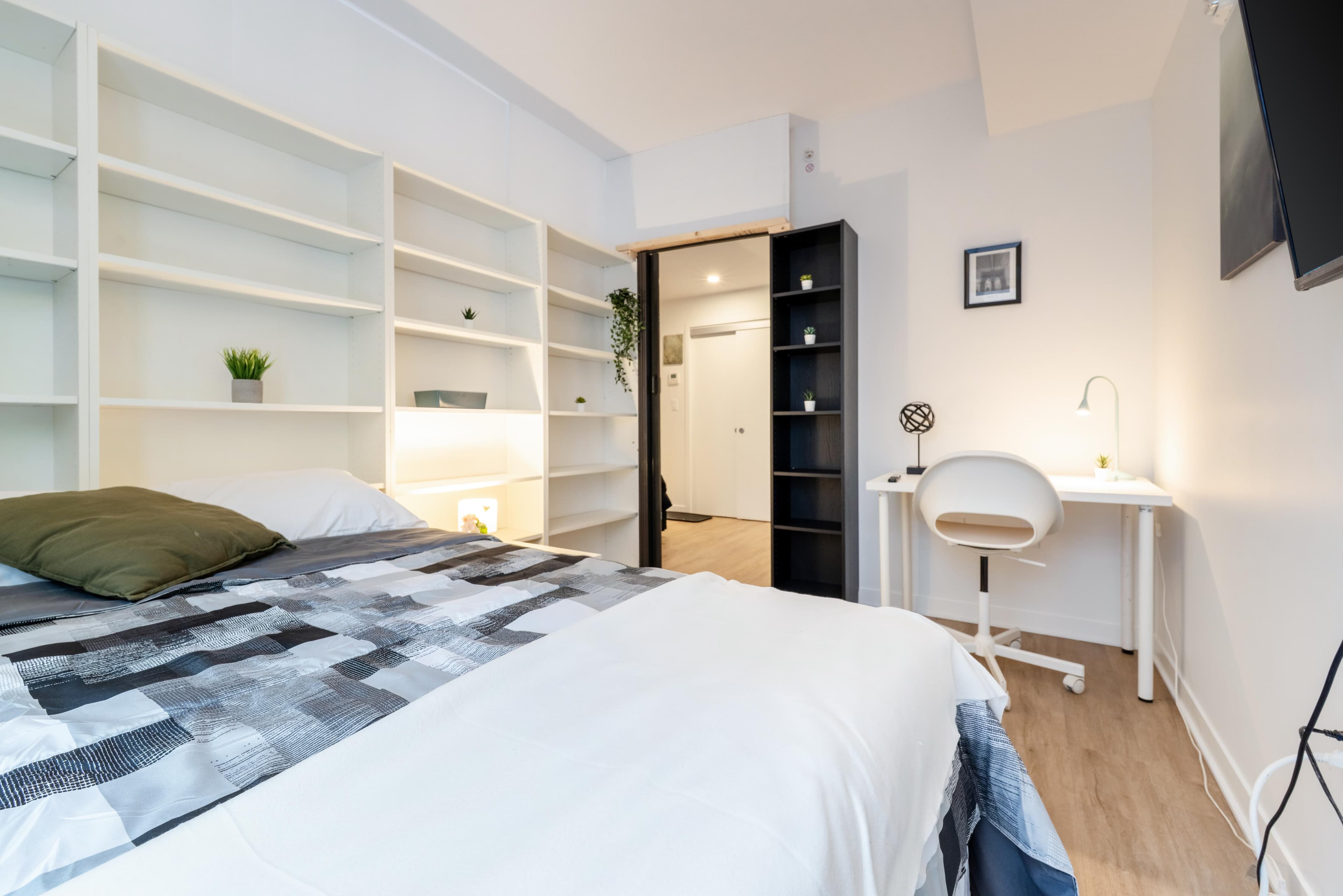 $820 Furnished Room | Steps from Concordia | Available ASAP photo 3