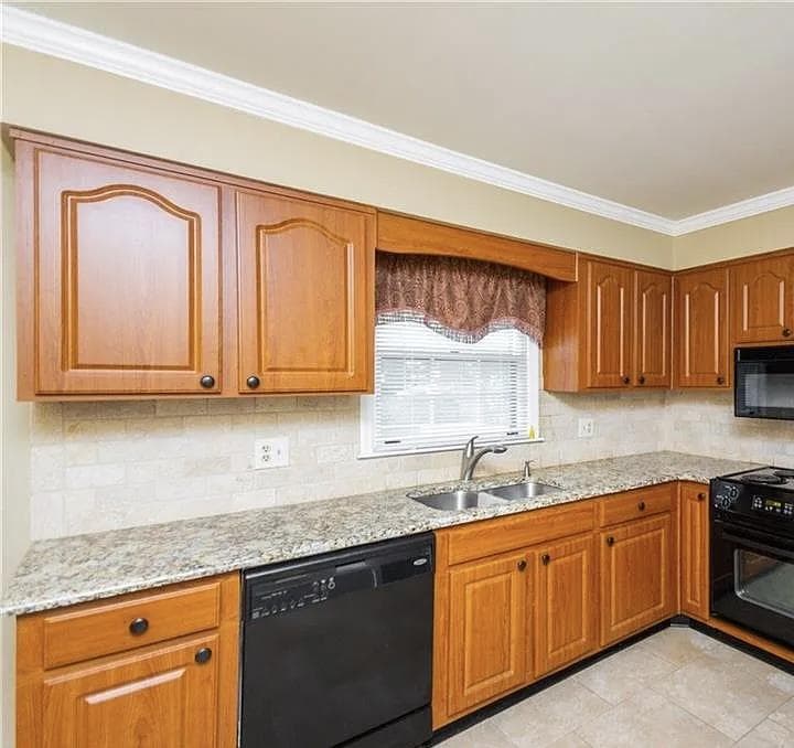 Furnished Charlotte Room - All Utilities Included - $225/Week! — coliving in Charlotte