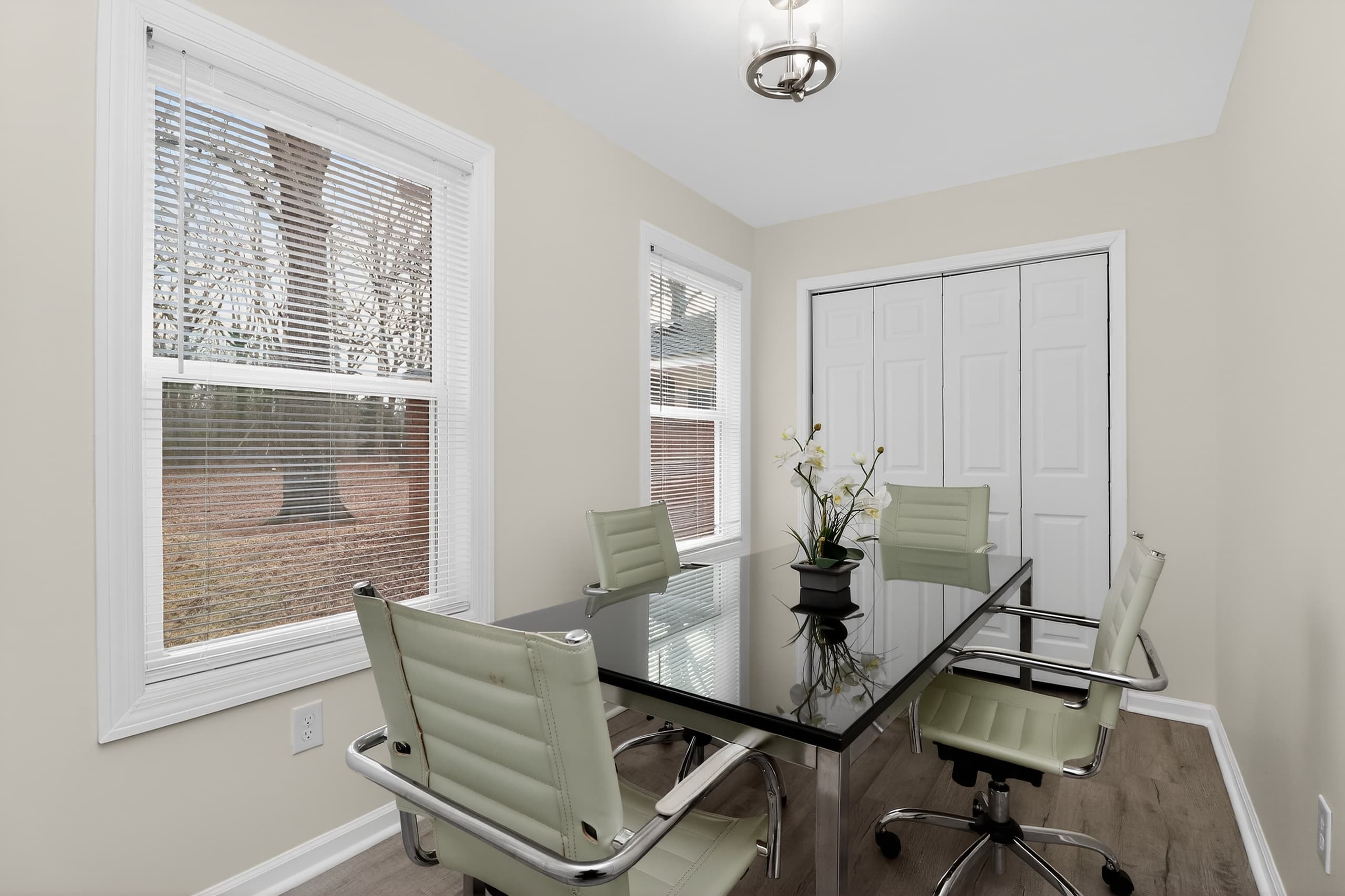 Close to Hospitals/Private Baths Charlotte/Mint Hill NC photo 4