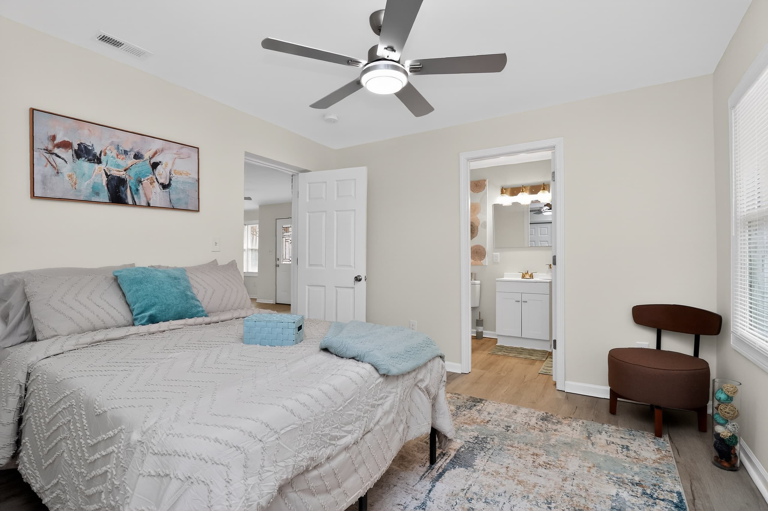 PRIVATE room photo 2