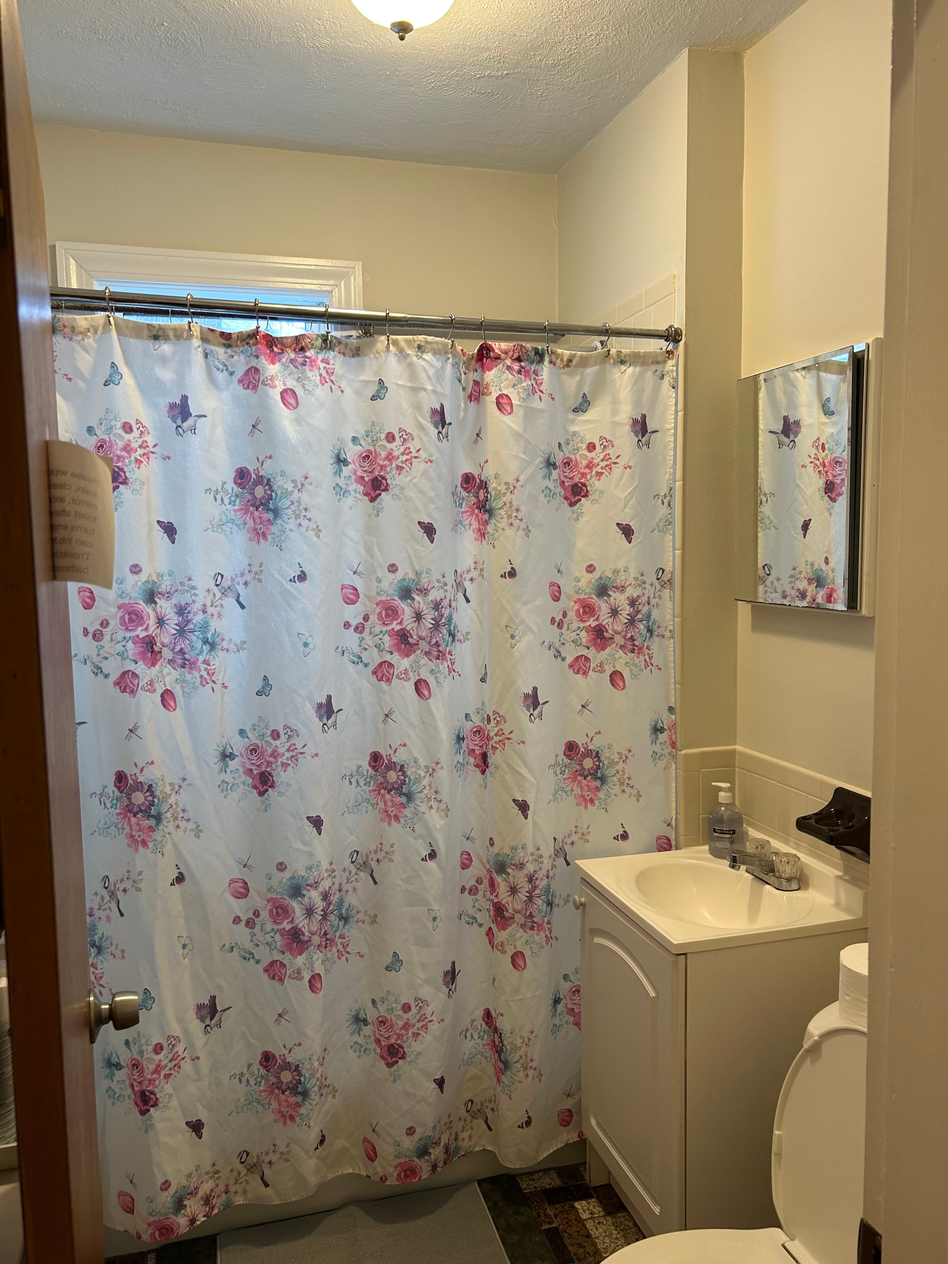Roslindale queen bed pet friendly photo 3